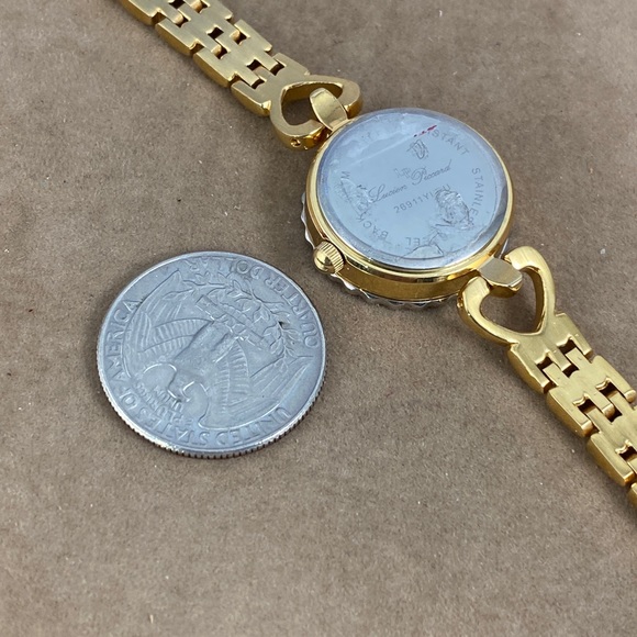 NIB Lucien Piccard Watch 8:25 inch long 1  inch in diameter - Picture 5 of 8